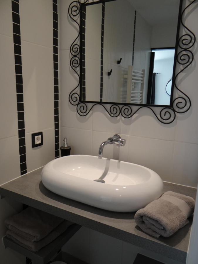 Chambres d'hôtes Les Marguerites Champdolent Extérieur photo