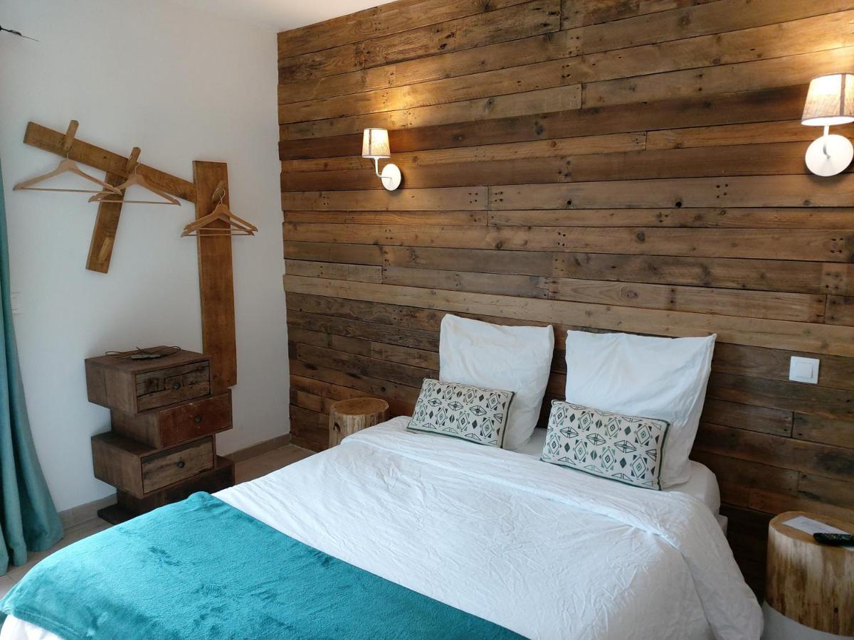 Chambres d'hôtes Les Marguerites Champdolent Extérieur photo